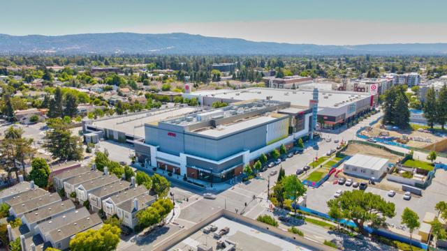 641 W Remington Drive, Sunnyvale CA: https://media.crmls.org/mediaz/868c124b-3f2b-46e2-9a33-16e3bddf879b.jpg