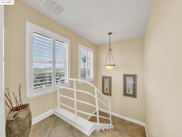 17035 TERMINOUS RD, Isleton CA: https://media.crmls.org/mediaz/868c5726-7779-4cf7-bceb-dec7d2659dae.jpg