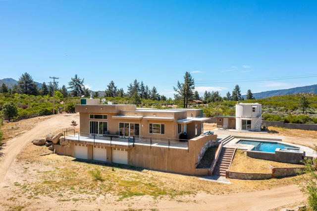 Image 12 of 83 For 28990 Bonita Vista Road