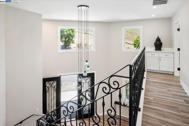 325 Bollinger Estates Ct, San Ramon CA: https://media.crmls.org/mediaz/868d4342-dd0d-4179-ba3c-a7291470cd25.jpg