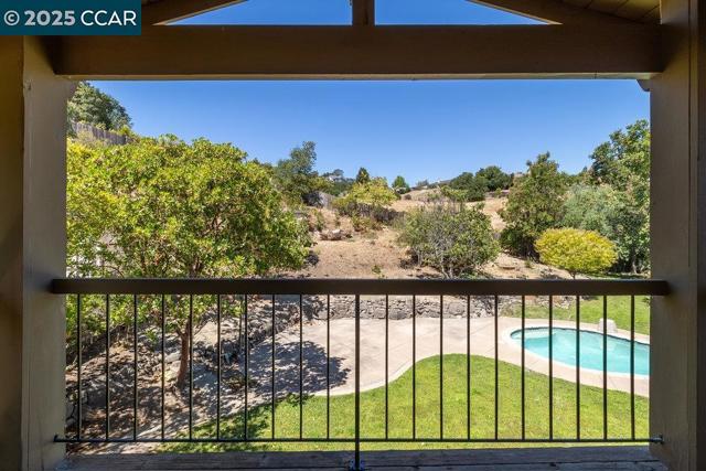 987 Morello Ave, Martinez CA: https://media.crmls.org/mediaz/868d6612-6841-4d76-9367-6c6d6555a2c0.jpg