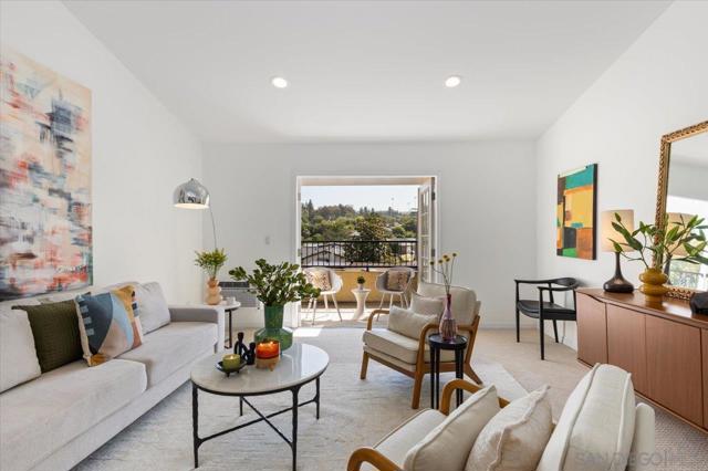 5055 Collwood Blvd, San Diego CA: https://media.crmls.org/mediaz/868d95a7-5c12-452d-bd40-dfc6cc4b5d18.jpg