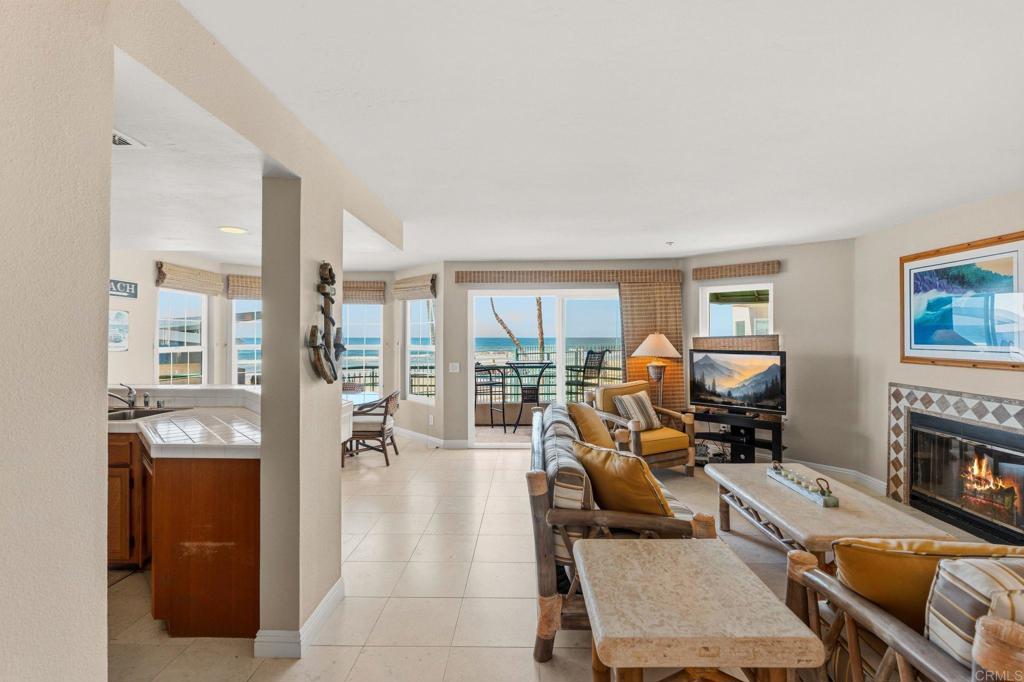 400 The Strand - photo 11