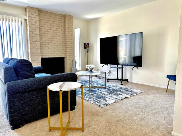 3521 Oleander, Alameda CA: https://media.crmls.org/mediaz/868dc148-0516-4d02-aca7-a30ab9f1c286.jpg