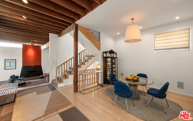 135 Outrigger Mall, Marina del Rey CA: https://media.crmls.org/mediaz/868ec1be-d25a-4720-a286-15e6a4ee0fc7.jpg