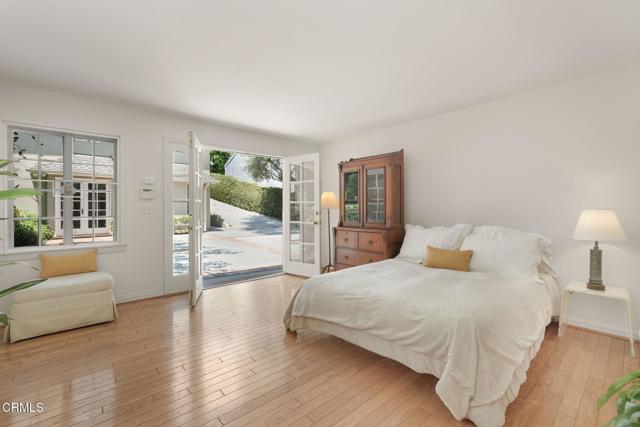 818 Huntington Garden Drive, San Marino CA: https://media.crmls.org/mediaz/868fc51c-1677-4785-b6a4-eef4cc4b6568.jpg