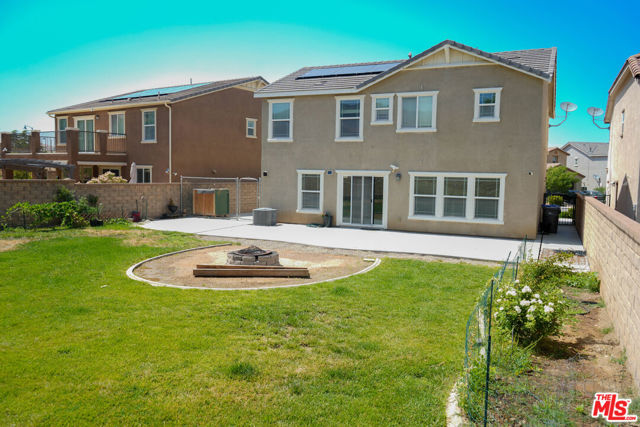 2732 Hemlock Road, Palmdale CA: https://media.crmls.org/mediaz/8690ae98-0ffd-4237-9ab7-b738a4228d7c.jpg