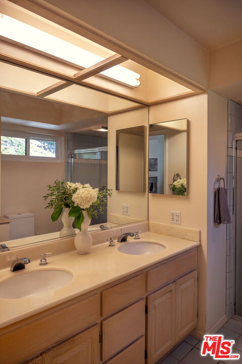 25166 Wheeler Road, Newhall CA: https://media.crmls.org/mediaz/8690d960-000f-458e-aa0c-bba330cd2166.jpg