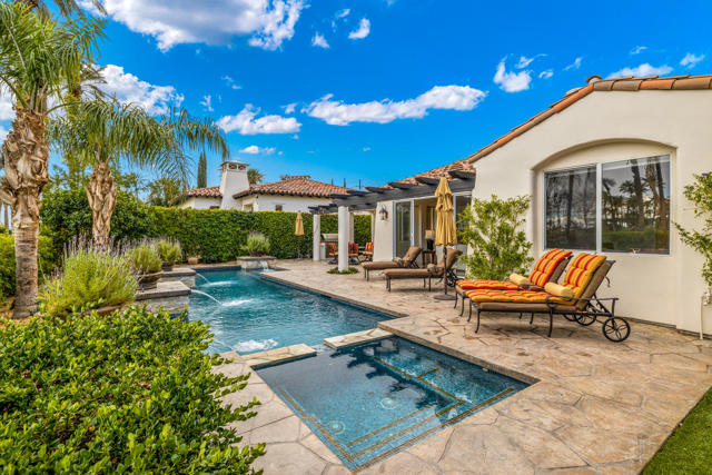56708 Palms Drive, La Quinta CA: https://media.crmls.org/mediaz/86920c47-263f-4d5c-a721-b2bcc32cbb11.jpg
