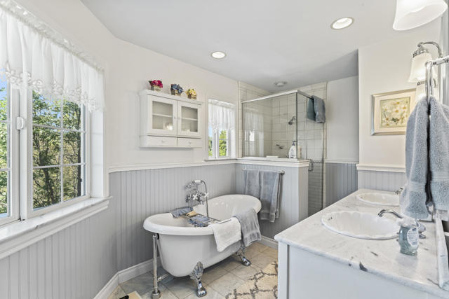 692 Zurich Drive, Lake Arrowhead, CA 92352
