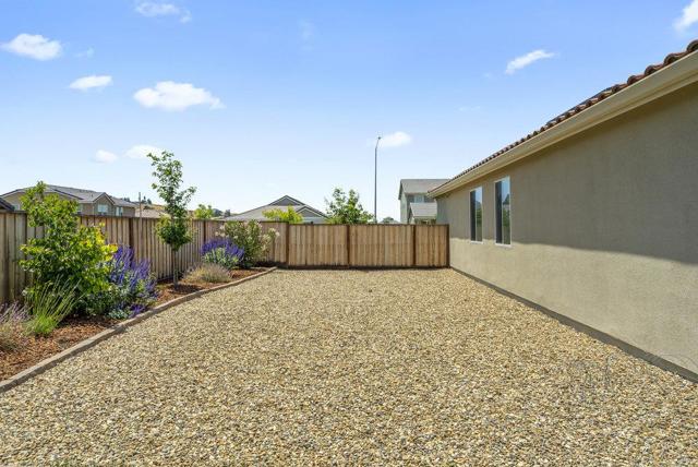 2721 Grayson Street, Hollister CA: https://media.crmls.org/mediaz/869304b7-f429-4174-b208-a5fbf5826fc2.jpg