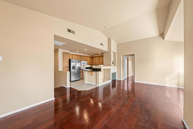 1259 El Cortez Court, Chula Vista CA: https://media.crmls.org/mediaz/86931375-be06-4421-8ad2-305da1985c28.jpg