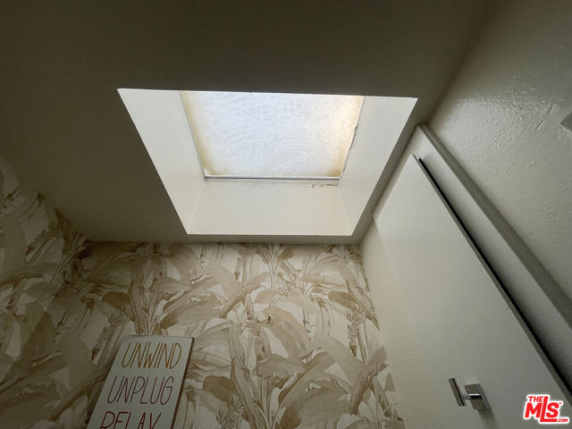 5245 Coldwater Canyon Avenue, Sherman Oaks CA: https://media.crmls.org/mediaz/86939997-e87e-4c91-bc0c-892acf49bc88.jpg