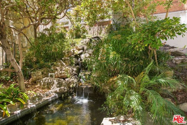 #546 Waterfall
