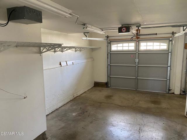 491 Danville Avenue, Thousand Oaks CA: https://media.crmls.org/mediaz/8694398d-c047-4193-9300-6a6f1d837032.jpg