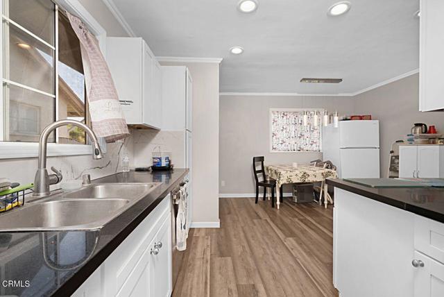 1127 Douglas Avenue, Oxnard CA: https://media.crmls.org/mediaz/8694ec1f-7cc4-4beb-84a7-fd4edbacc153.jpg