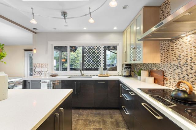 29 Kirkwood Way, San Carlos CA: https://media.crmls.org/mediaz/869562f5-091c-4225-b122-10a3118d079b.jpg