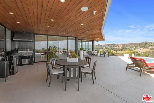 2284 Hercules Drive, Los Angeles CA: https://media.crmls.org/mediaz/8695d846-1996-4d13-8362-0606cfda2b9a.jpg