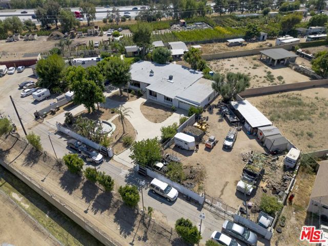 14175 Bergstrom Place, Sylmar CA: https://media.crmls.org/mediaz/8695fbe9-4ff1-4f24-b6e9-574638e02da6.jpg