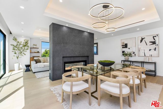 14899 Round Valley Drive, Sherman Oaks CA: https://media.crmls.org/mediaz/86967b12-75af-4adf-b1c1-27200fe19335.jpg