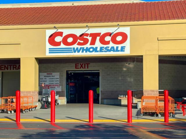 4586 Cimarron River Court, San Jose CA: https://media.crmls.org/mediaz/8696db27-2622-4c54-a709-3ffbd2e97b87.jpg