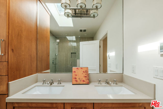 3194 Rossini Place, Topanga CA: https://media.crmls.org/mediaz/86970389-83a8-45bd-9048-8dede66f8f52.jpg