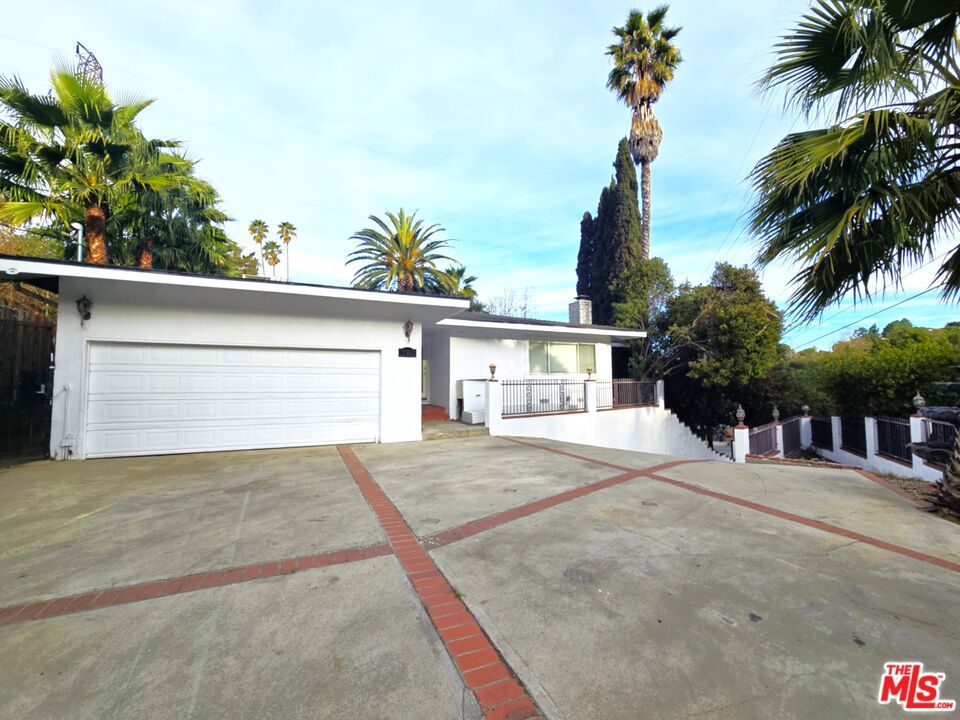 3057 Laurel Canyon Boulevard