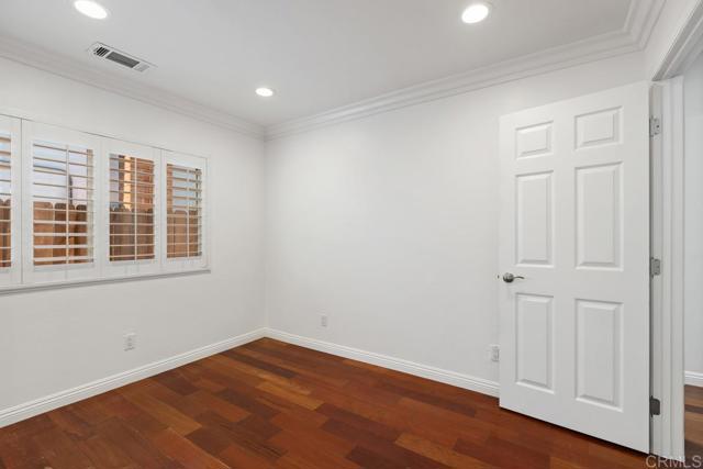7911 Laurelridge Road, San Diego CA: https://media.crmls.org/mediaz/8697a4db-2b24-40b6-9b02-1917c9900566.jpg