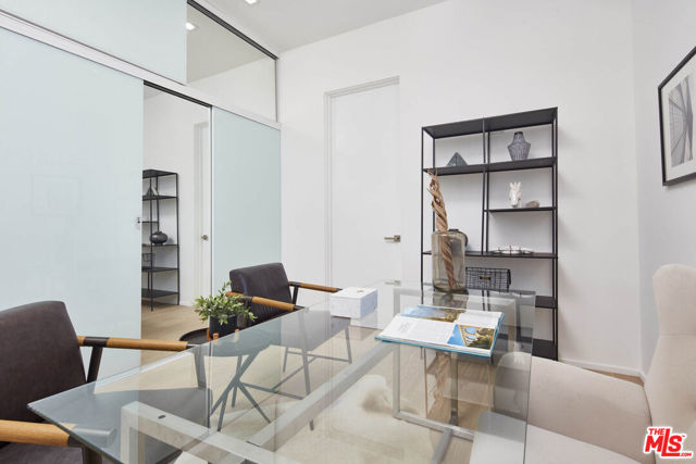 4338 Huntley Avenue, Culver City CA: https://media.crmls.org/mediaz/8697bfc5-6898-4160-aa9f-b772c1436181.jpg