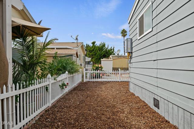 Detail Gallery Image 25 of 28 For 113 Camino Valverde #113,  Camarillo,  CA 93012 - 2 Beds | 2/1 Baths