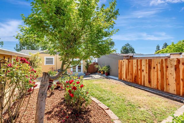 533 Flagg Avenue, San Jose CA: https://media.crmls.org/mediaz/86981e82-993b-4c32-9895-d80d21820b7f.jpg