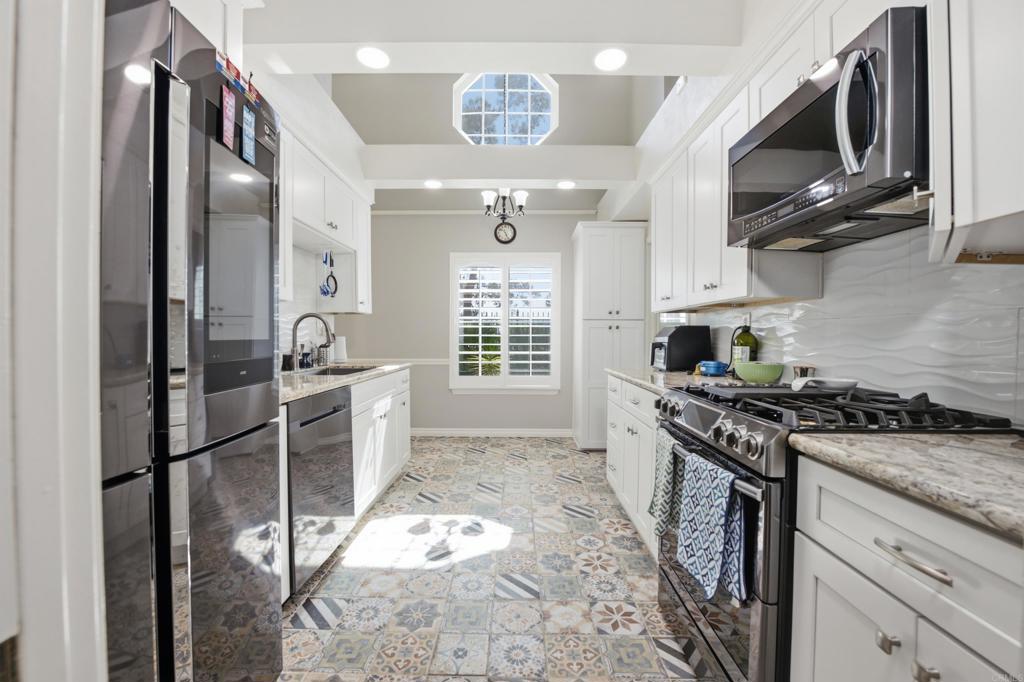 879 English Holly Lane - photo 10