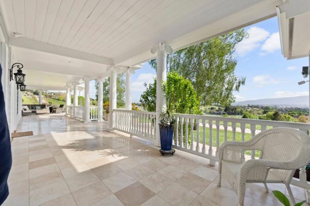 9560 Via Del Oro, Gilroy CA: https://media.crmls.org/mediaz/8698c805-ddbf-4b37-a334-199a9bd66ed6.jpg