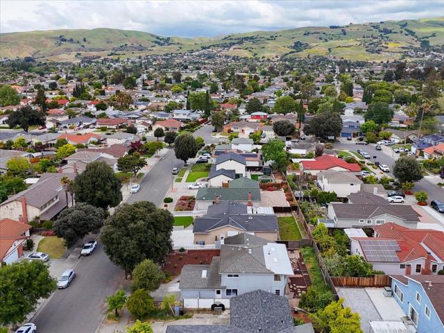 2828 Monte Cresta Way, San Jose CA: https://media.crmls.org/mediaz/8699226c-2d98-46fa-b523-0ccf17616cd9.jpg