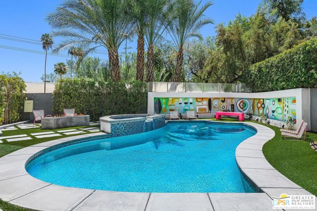 153 W El Camino Way, Palm Springs, CA 92264
