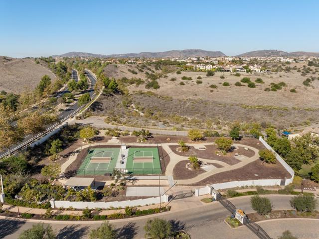 7964 Auberge Circle, San Diego CA: https://media.crmls.org/mediaz/8699c193-7b46-4d94-8fa8-2bf721ce646f.jpg