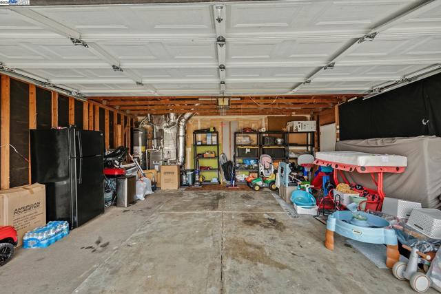 106 Fieldstone Way, Vallejo CA: https://media.crmls.org/mediaz/869a093c-b7d1-4808-8d6d-f9482115b43f.jpg