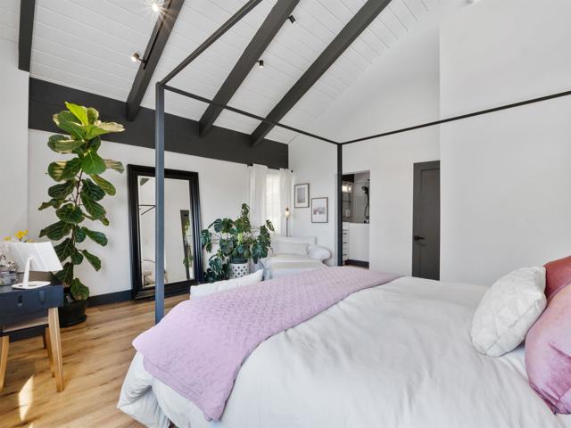 20790 Fortuna Del Norte, Escondido CA: https://media.crmls.org/mediaz/869a3078-d2f3-4f01-bf44-44387d27408c.jpg