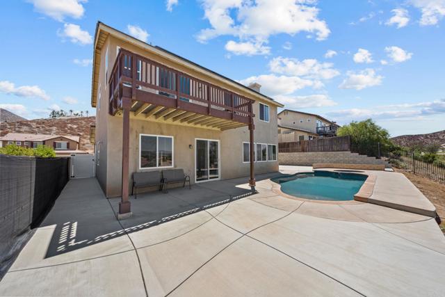 28303 Pinyon Pine Court, Menifee CA: https://media.crmls.org/mediaz/869a6ac8-a606-40ef-b6f1-0a4594d3cf3b.jpg