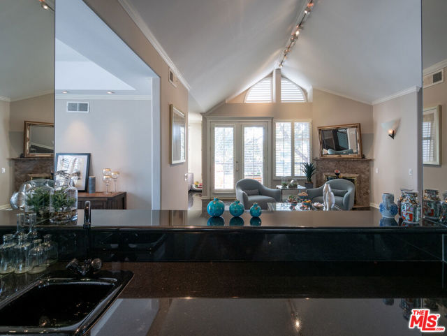 4313 Van Nuys Boulevard, 302 photo 7