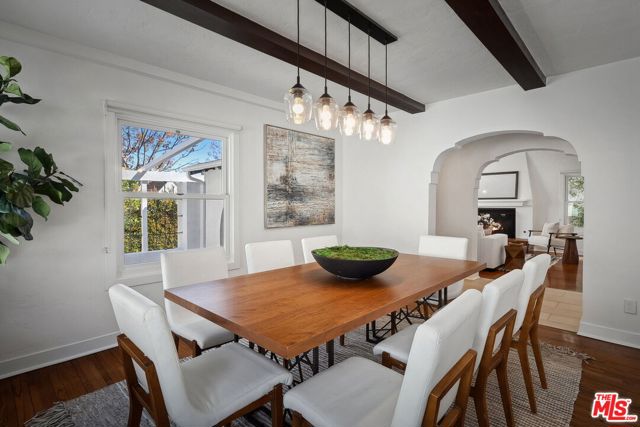 149 S Wetherly Drive, Beverly Hills CA: https://media.crmls.org/mediaz/869af227-14d5-4ed9-9ed0-203b4d08dad7.jpg