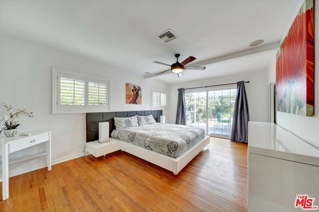 660 S Gretna Green Way, Los Angeles CA: https://media.crmls.org/mediaz/869b72d5-a49f-4e2b-b4ed-624c768543ea.jpg
