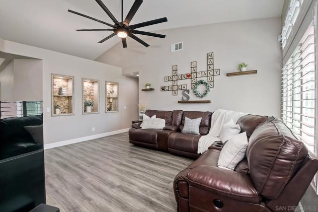 3358 Lake Circle Dr, Fallbrook CA: https://media.crmls.org/mediaz/869bd087-f2fb-4930-9549-44c608341e0b.jpg