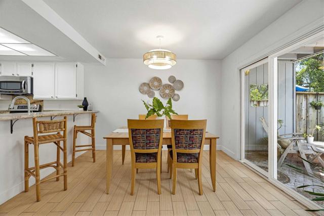 Detail Gallery Image 11 of 36 For 2927 Leotar Cir, Santa Cruz,  CA 95062 - 3 Beds | 2/1 Baths