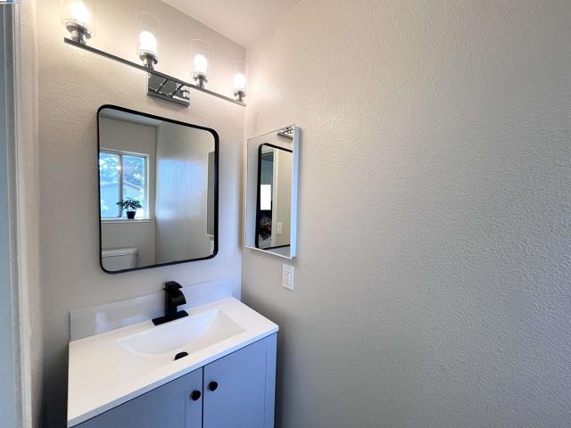 19723 Redwood Rd, Castro Valley CA: https://media.crmls.org/mediaz/869d6322-6d8d-4748-b5a7-0774383b102f.jpg