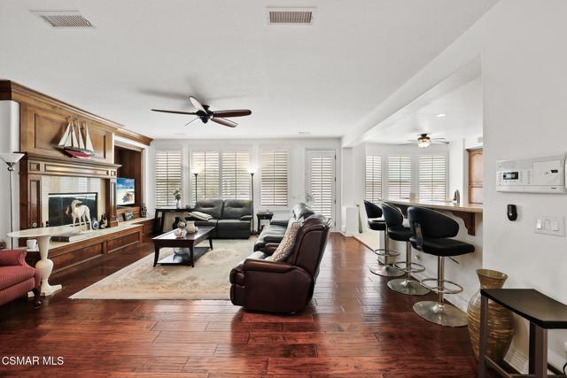 20253 ViA Galileo, Porter Ranch CA: https://media.crmls.org/mediaz/869dc81f-67cd-4c21-8f55-3b0c6f996cd8.jpg