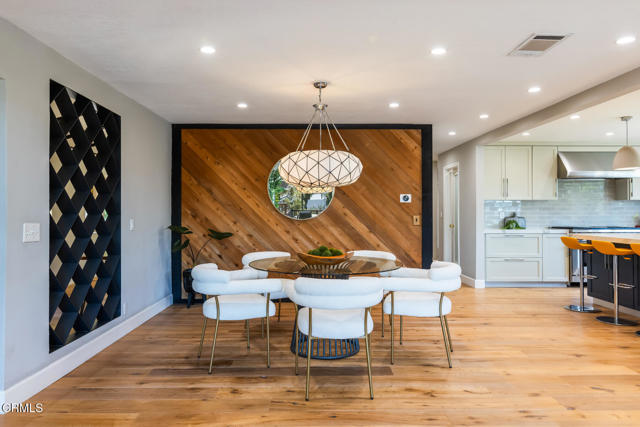 3643 Hampstead Road, Glendale CA: https://media.crmls.org/mediaz/869e0a31-5a07-4289-b04d-fcd3ac64d140.jpg