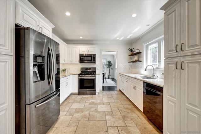 1901 N Catalina Street, Los Angeles CA: https://media.crmls.org/mediaz/869e268a-ffb7-4baf-84bd-330b29bdd3cb.jpg