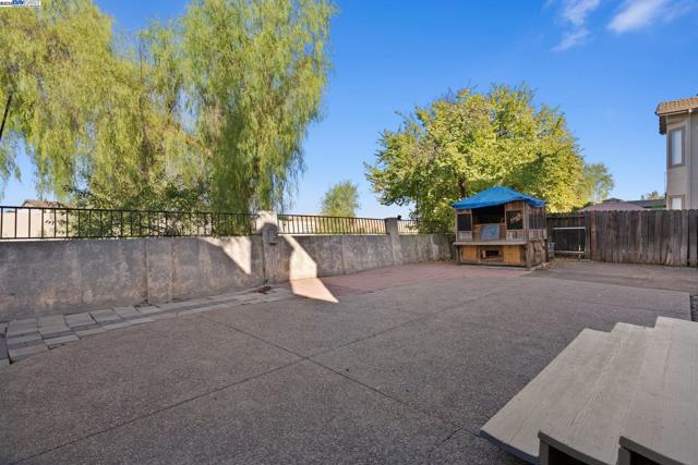 2205 Mark Twain, Antioch CA: https://media.crmls.org/mediaz/869eb49c-c1dc-487a-9f4c-81afa7b842e7.jpg