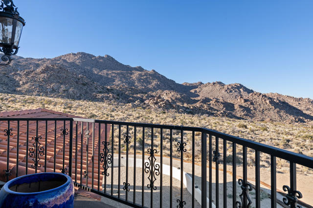 Balcony W/Panoramic Views